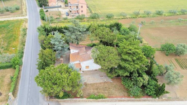 casa indipendente in vendita a Giulianova