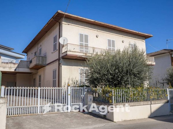casa indipendente in vendita a Giulianova