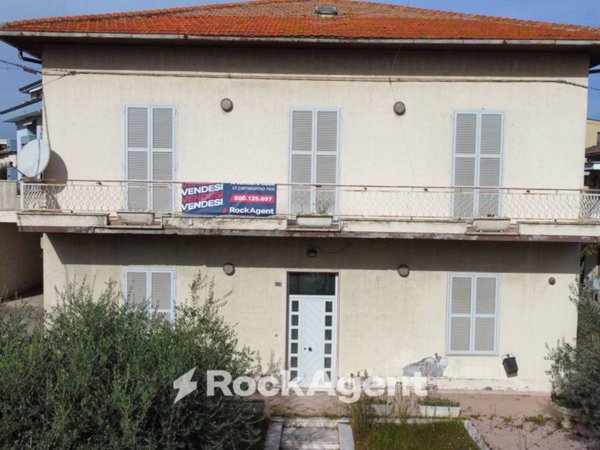 casa indipendente in vendita a Giulianova