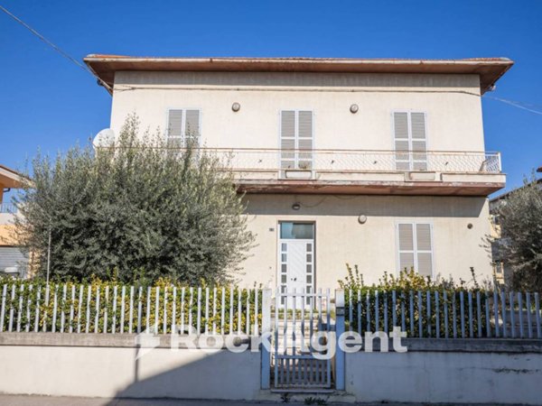 casa indipendente in vendita a Giulianova