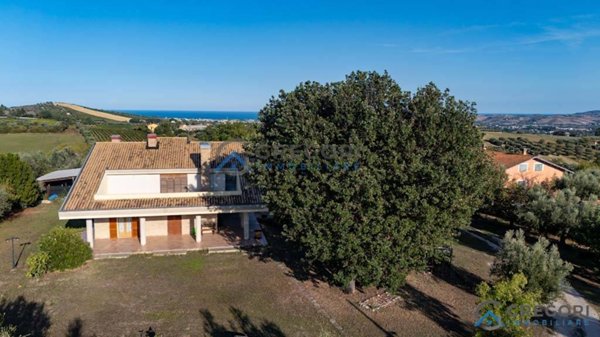 casa indipendente in vendita a Giulianova