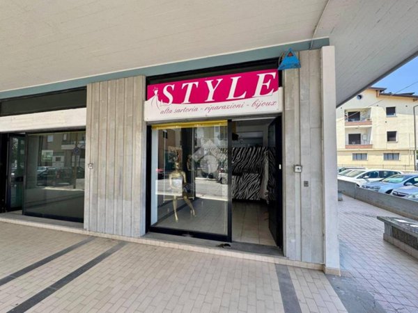 negozio in vendita a Giulianova