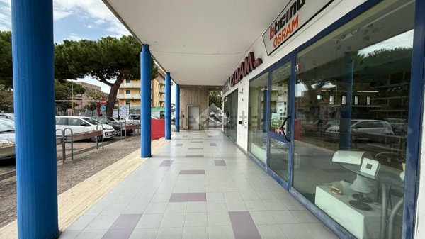 locale commerciale in vendita a Giulianova
