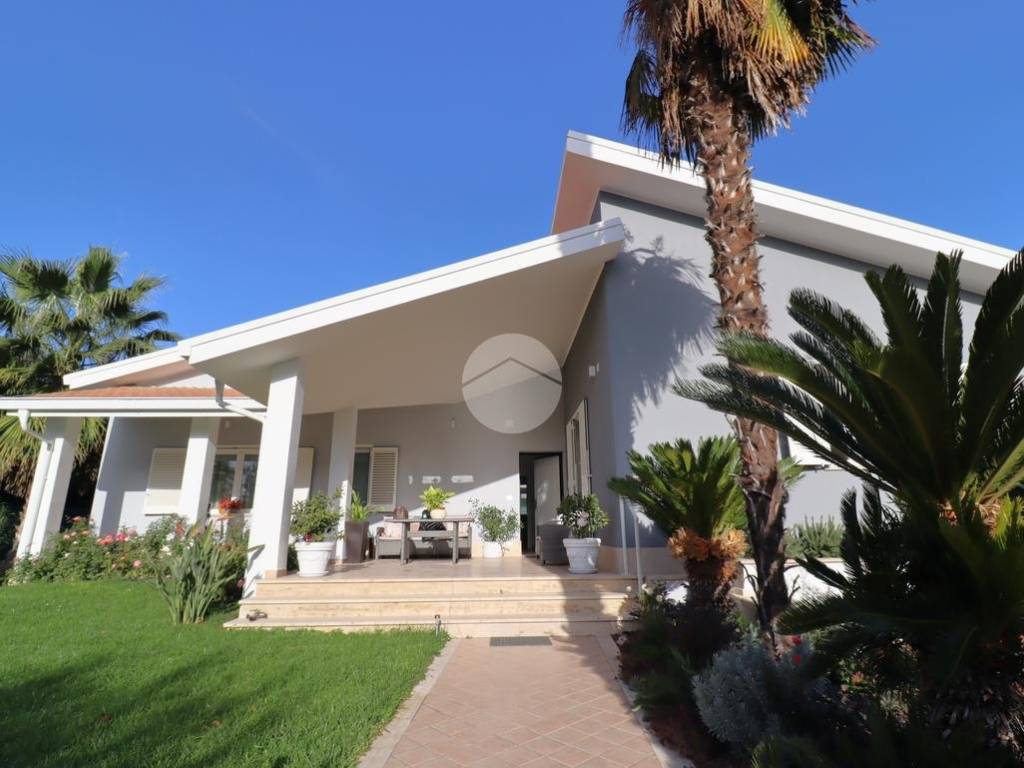 casa indipendente in vendita a Giulianova