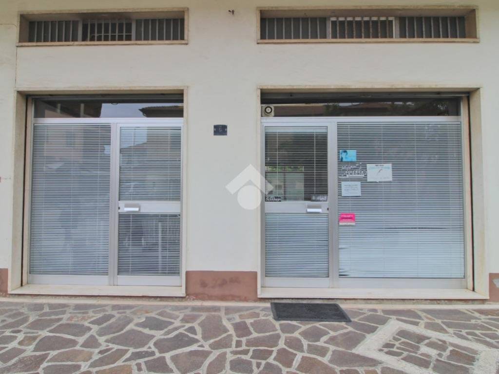 negozio in vendita a Giulianova