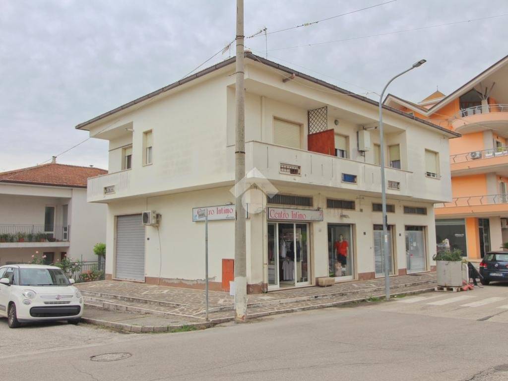 negozio in vendita a Giulianova