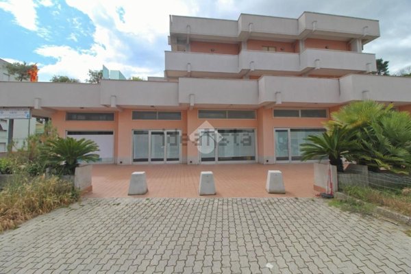 negozio in vendita a Giulianova