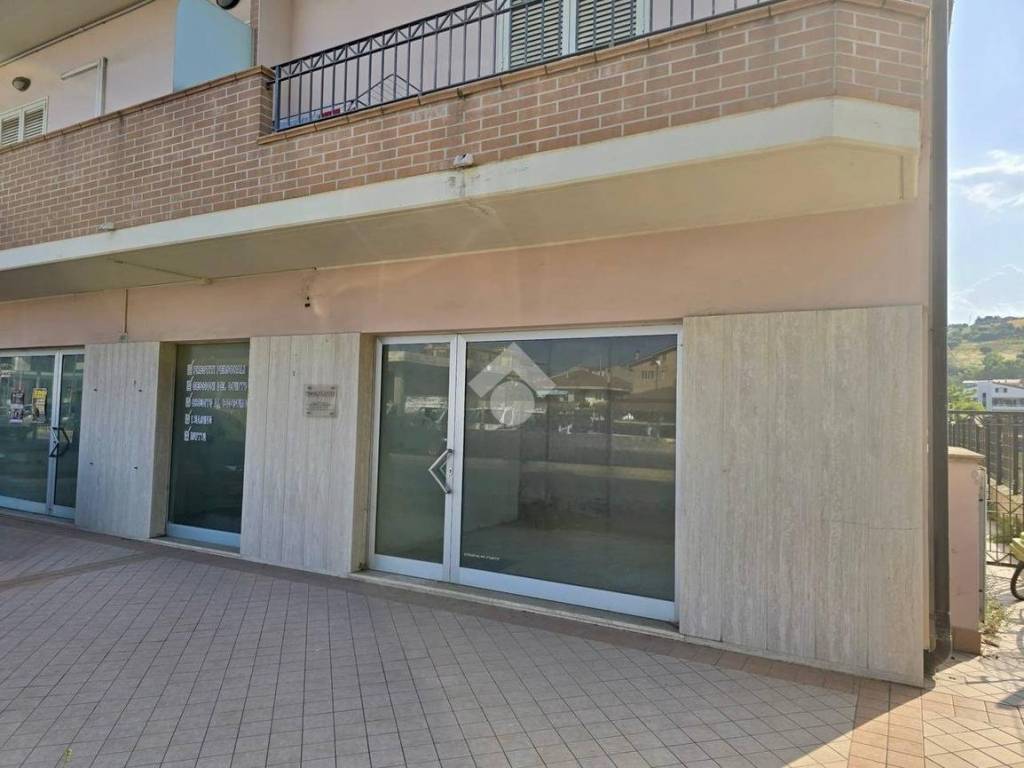 negozio in vendita a Giulianova