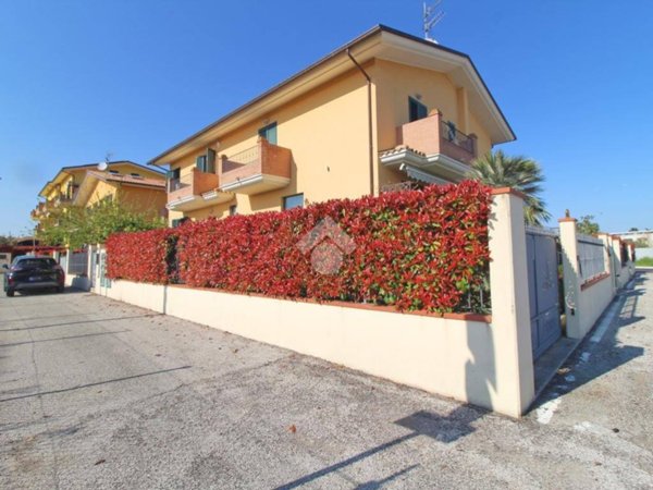 casa indipendente in vendita a Giulianova