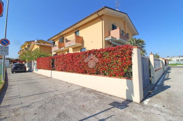 casa indipendente in vendita a Giulianova