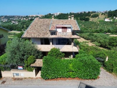 casa indipendente in vendita a Giulianova