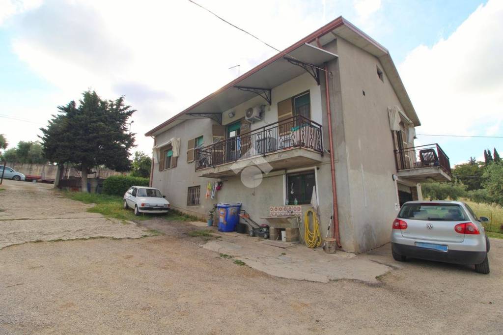 casa indipendente in vendita a Giulianova in zona Case di Trento