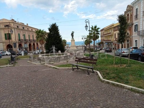 negozio in vendita a Giulianova