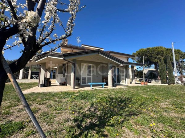 casa indipendente in vendita a Giulianova