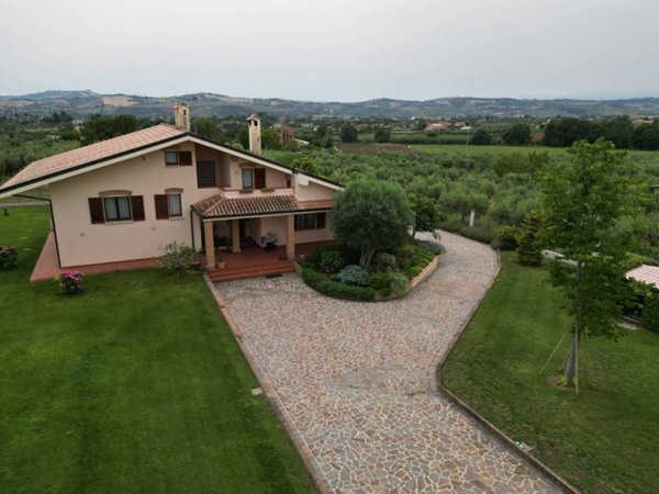 villa in vendita a Giulianova