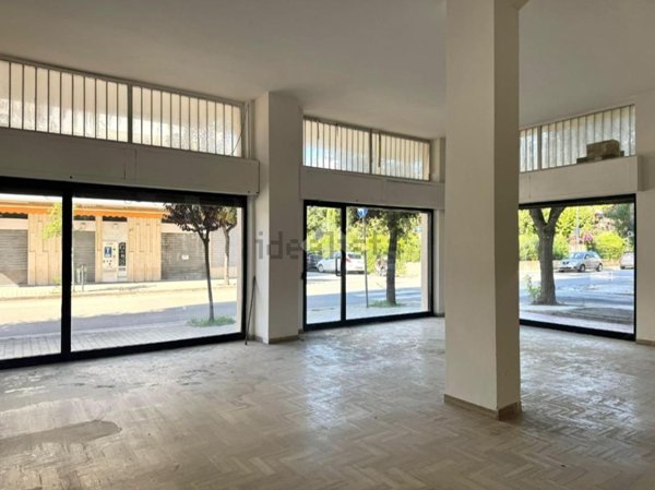 locale commerciale in vendita a Giulianova