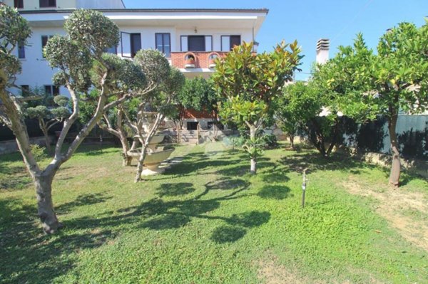 casa indipendente in vendita a Giulianova