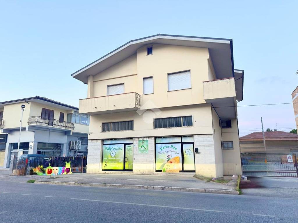 esavano in vendita a Giulianova