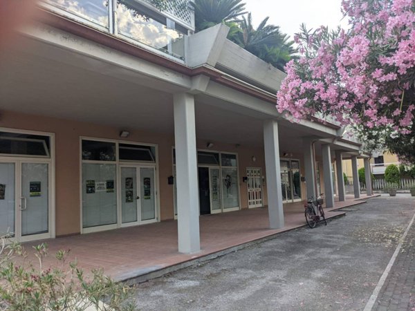 locale commerciale in vendita a Giulianova