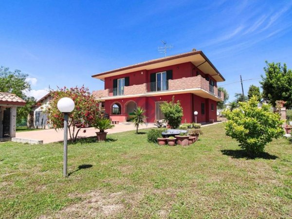 casa indipendente in vendita a Giulianova