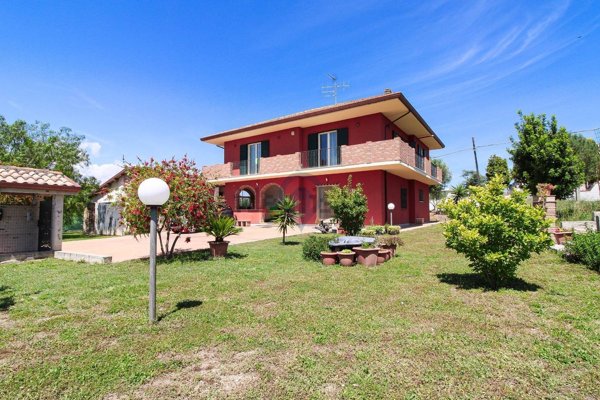 casa indipendente in vendita a Giulianova
