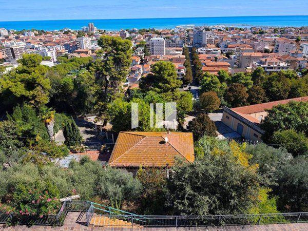 casa indipendente in vendita a Giulianova