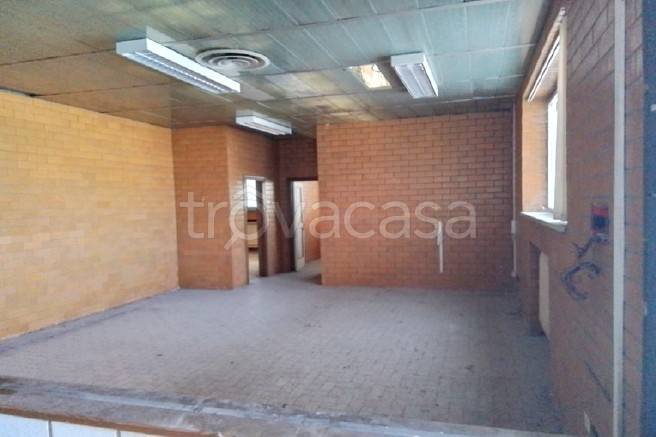 capannone in vendita a Giulianova