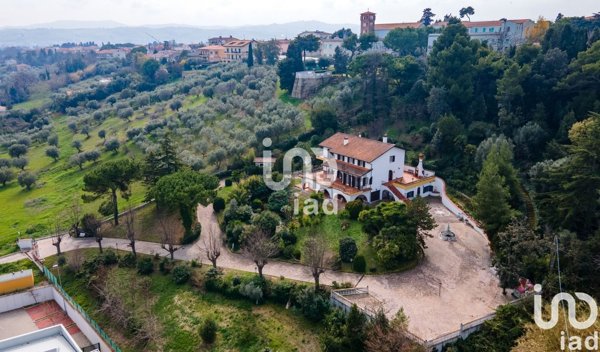casa indipendente in vendita a Giulianova