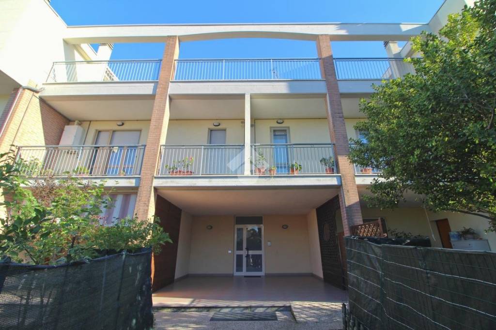 appartamento in vendita a Giulianova in zona Colleranesco