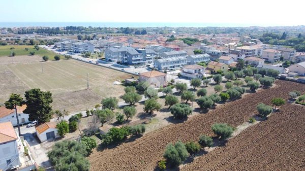 terreno edificabile in vendita a Giulianova in zona Villa Pozzoni