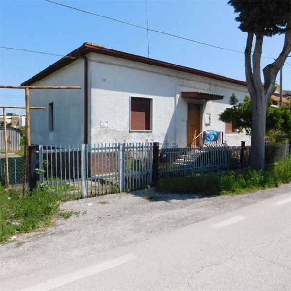 casa indipendente in vendita a Giulianova