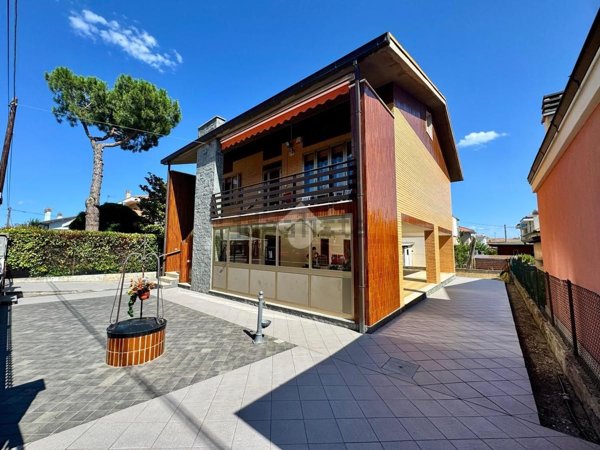 casa indipendente in vendita a Giulianova