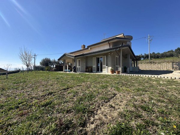 casa indipendente in vendita a Giulianova