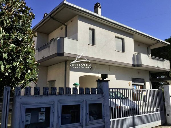 casa indipendente in vendita a Giulianova in zona Villa Pozzoni
