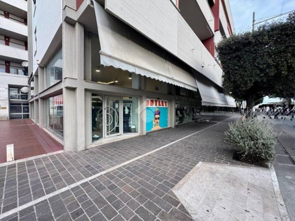 negozio in vendita a Giulianova