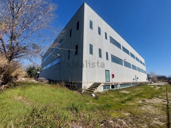 locale di sgombero in vendita a Giulianova