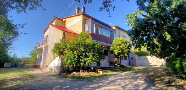 casa indipendente in vendita a Giulianova