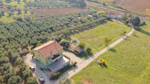 casa indipendente in vendita a Giulianova
