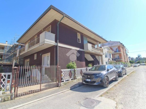 casa indipendente in vendita a Giulianova