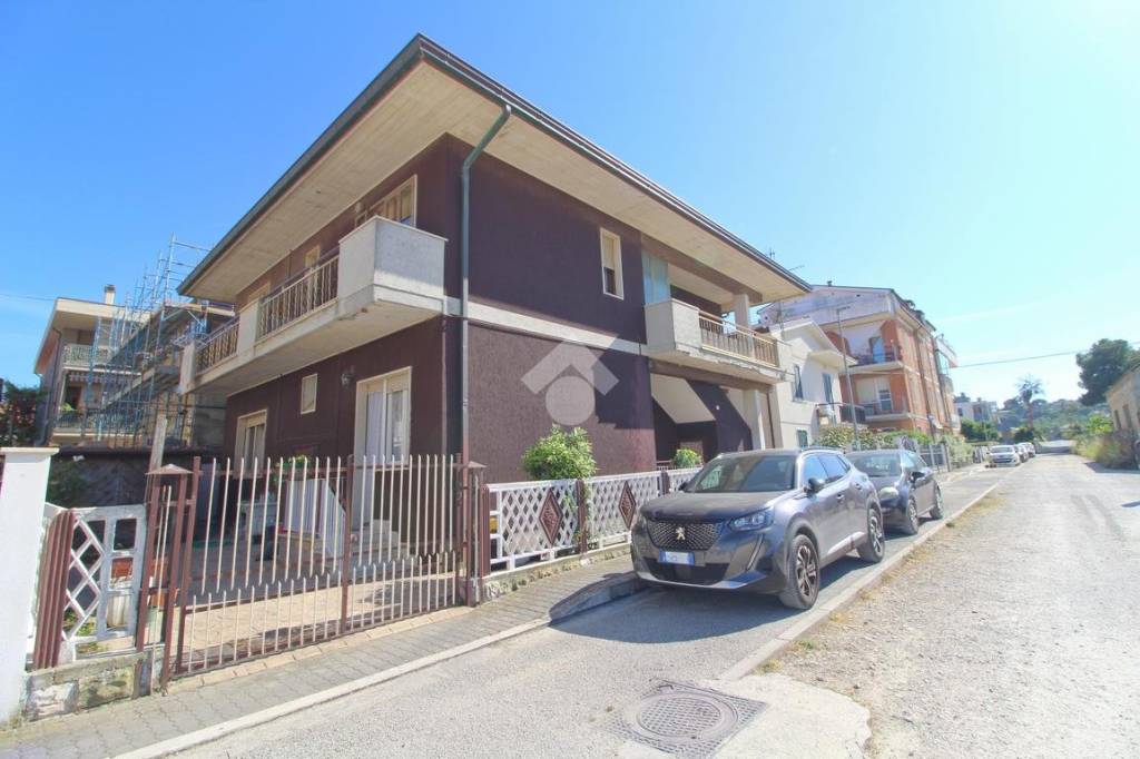 casa indipendente in vendita a Giulianova