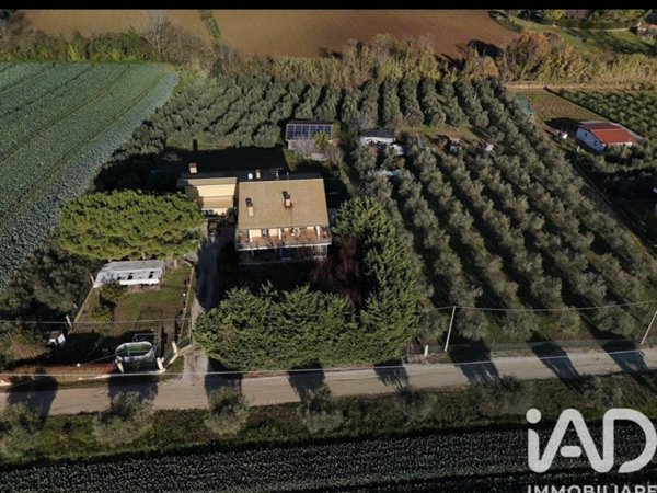 casa indipendente in vendita a Giulianova in zona Colleranesco