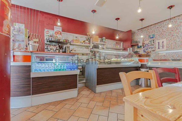 locale commerciale in vendita a Giulianova