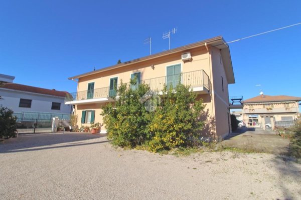 casa indipendente in vendita a Giulianova in zona Colleranesco
