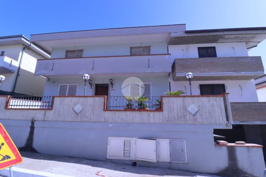 casa indipendente in vendita a Giulianova