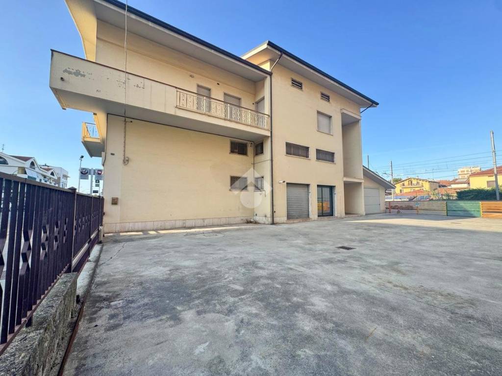 casa indipendente in vendita a Giulianova