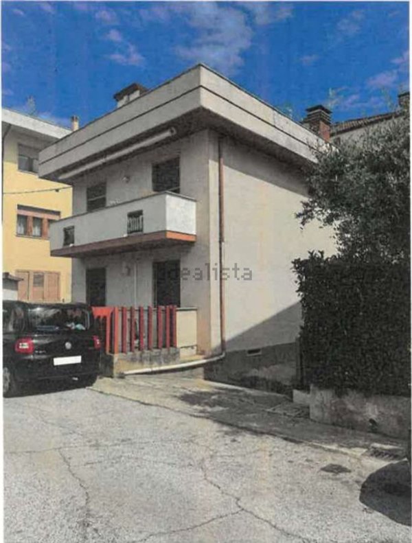 esavano in vendita a Giulianova