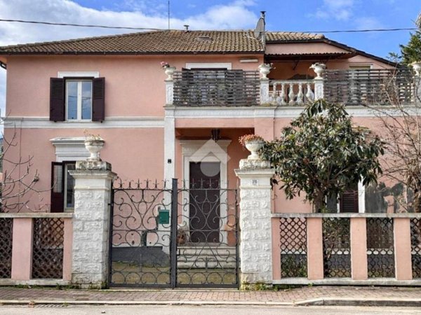 casa indipendente in vendita a Giulianova