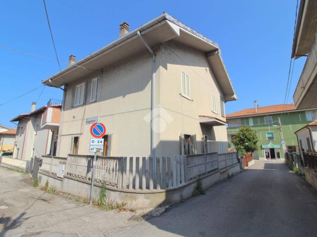 casa indipendente in vendita a Giulianova