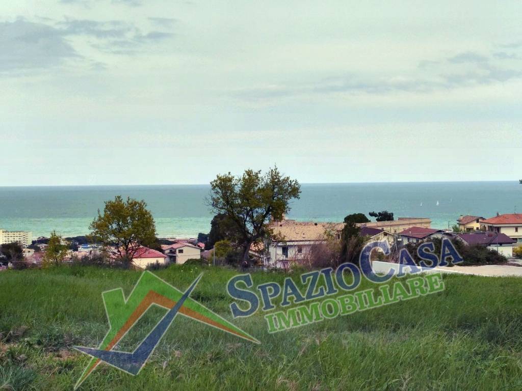 terreno edificabile in vendita a Giulianova