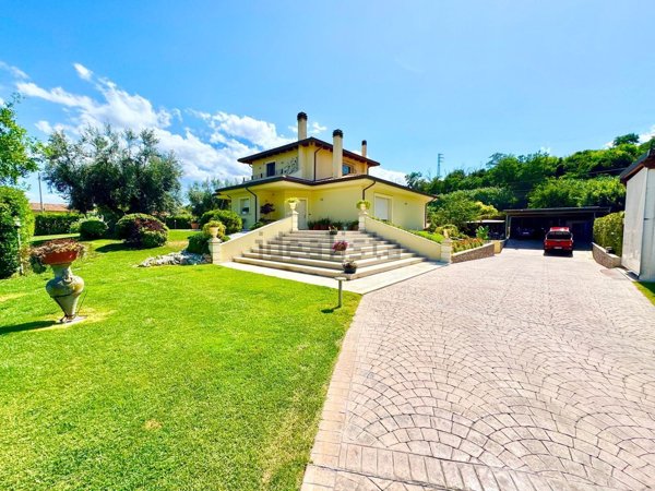 casa indipendente in vendita a Giulianova